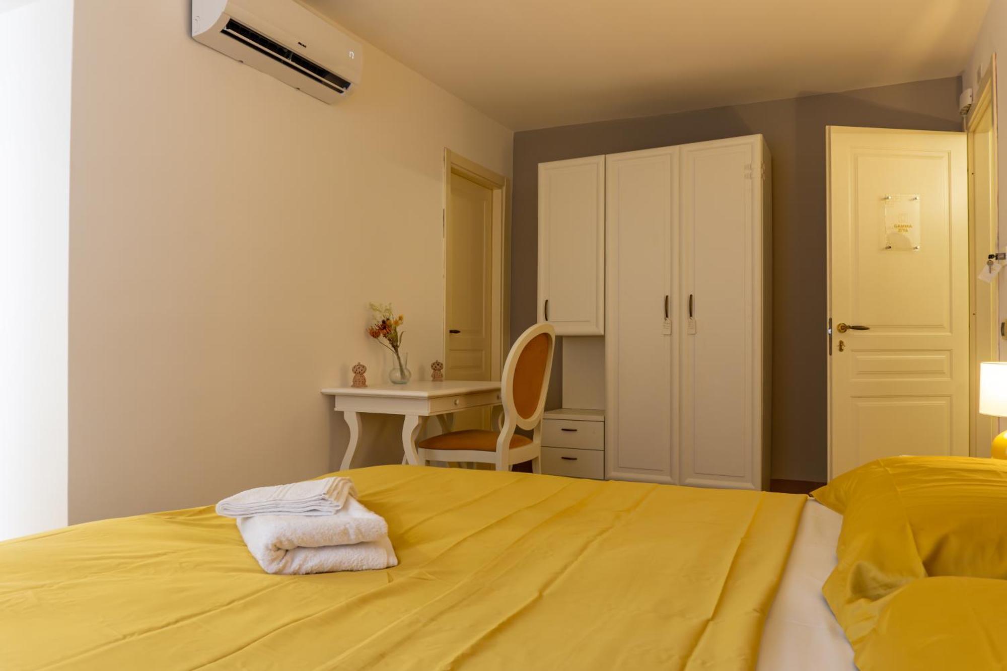 Mi Tu Apartments Catane Extérieur photo